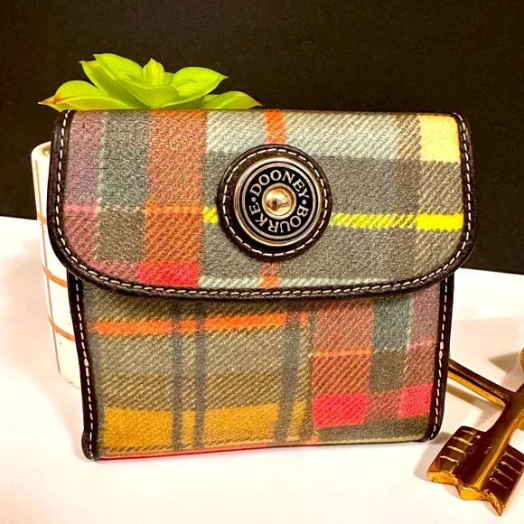 Vintage Dooney & Bourke Graffiti Leather Wallet- Like New - Picture 2 of 13